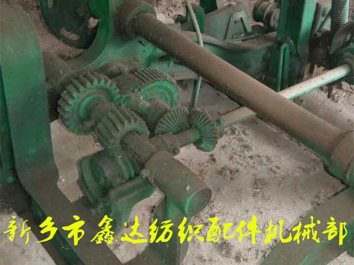 織布機內送經(jīng)裝置